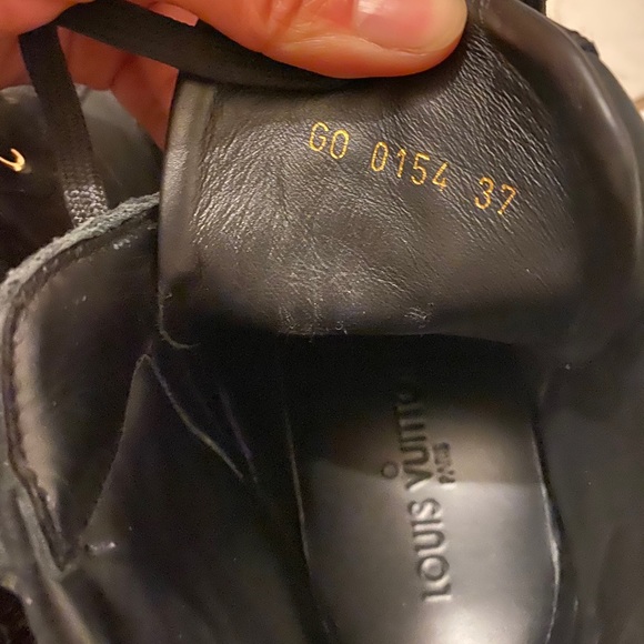 Authentic LV sneakers - Picture 5 of 5